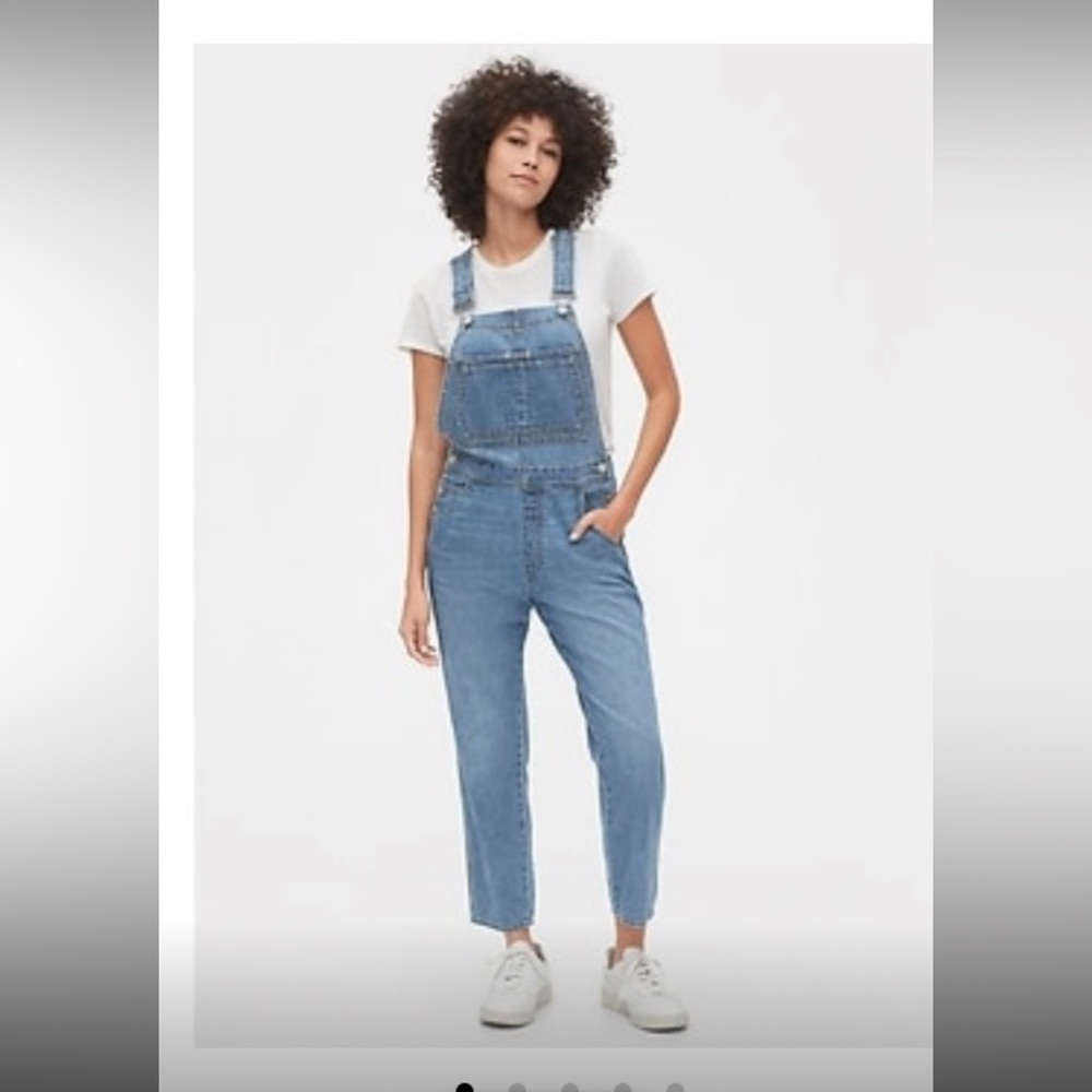 Gap straight leg overalls